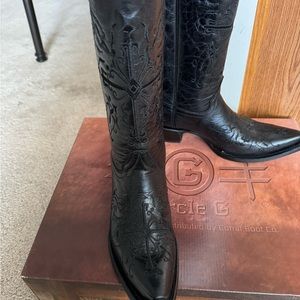 Circle G by Corral boots size 8 cowgirl boots. FIT LIKE A 9 or 8 1/2 depending!!